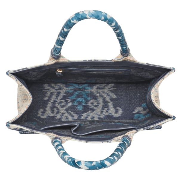 sac-cabas-toile-brodee-fleurs-archi-timor-bleu-blanc-intérieur