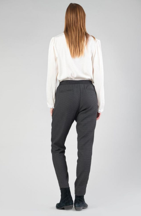 2023-09-15 12_12_52-Pantalon Layken gris à motif pied de poule _ Jeans 